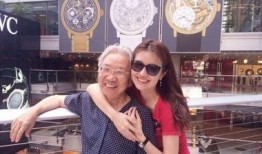 娱乐吃瓜老奶奶视频,老奶奶吃瓜视频背后的故事